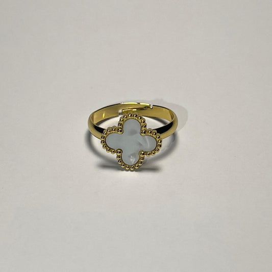 Clover ring